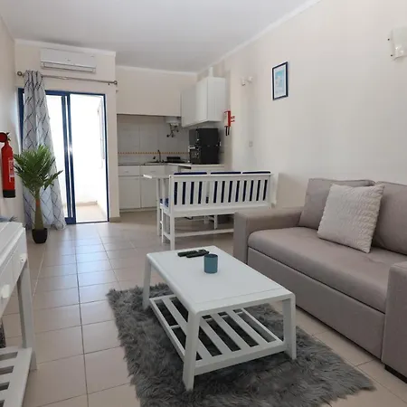 アパート Modern Apartment Close Near Beach In Portimao Pt *