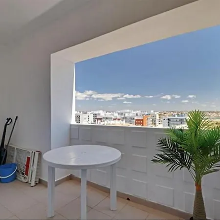 Modern Apartment Close Near Beach In Portimao Pt Apartmán *